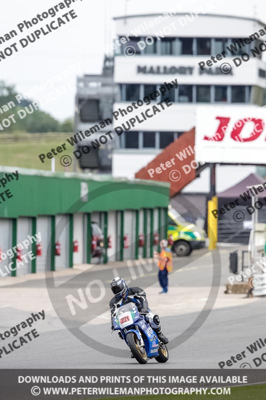 Vintage motorcycle club;eventdigitalimages;mallory park;mallory park trackday photographs;no limits trackdays;peter wileman photography;trackday digital images;trackday photos;vmcc festival 1000 bikes photographs